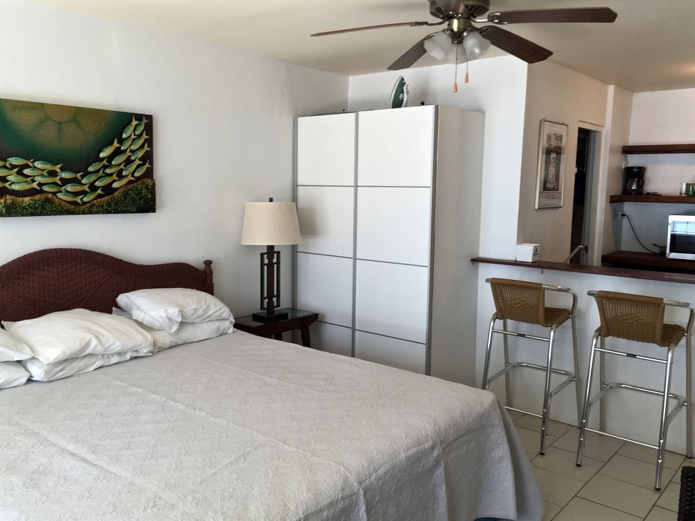 The Frederiksted Hotel Экстерьер фото